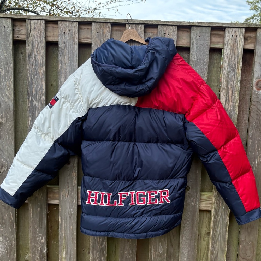 Tommy Hilfiger Vintage Flag Puffer Jacket. Large